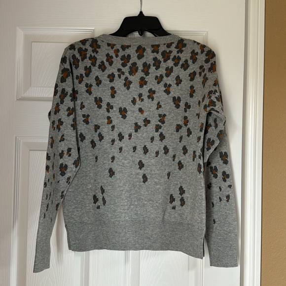 NEW! GAP leopard print sweater - Picture 6 of 7